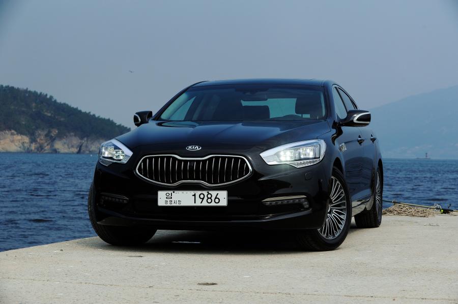  Kia Quoris 2012 года  (фото 34 из 72)